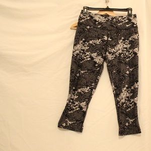Nike capri leggings